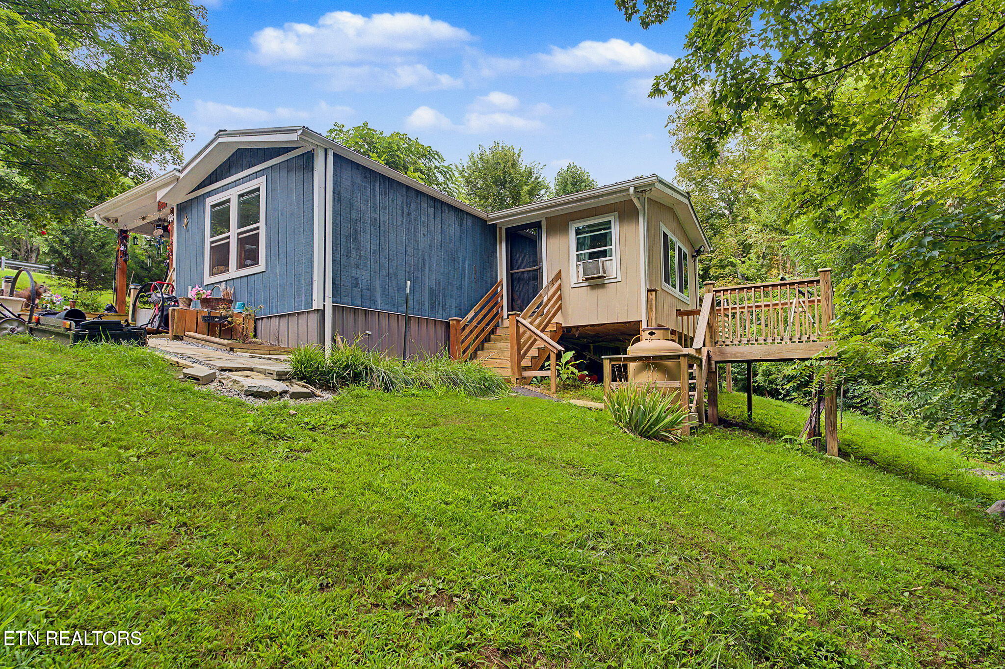 791 White Top Road Bluff City, TN 37618 - Photo 2 of 33 28-web-or-mls-791-white-top-rd