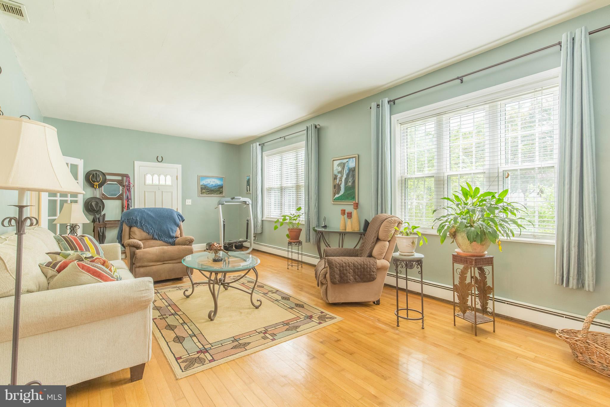 10935 Riverview Road Fort Washington, MD 20744 - Photo 4 of 30 Gorgeous hardwood floors