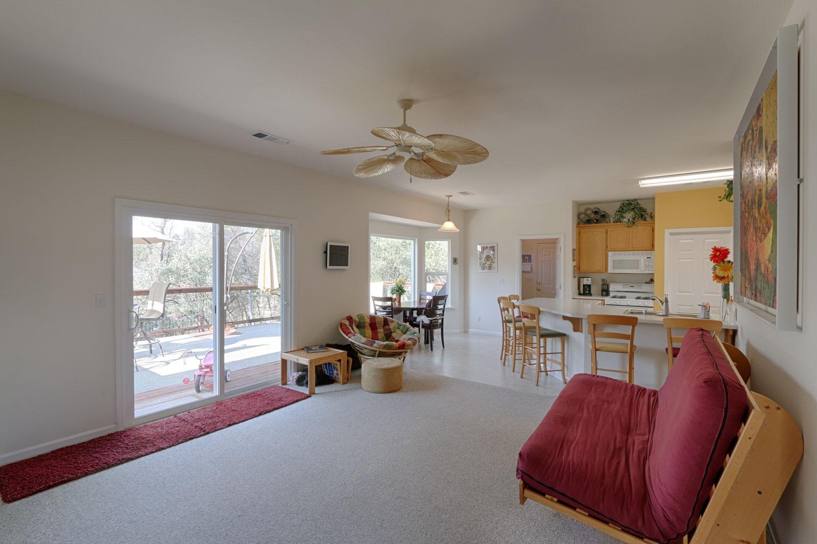 20844 Chicken Springs Road Redding, CA 96003 - Photo 13 of 28 living