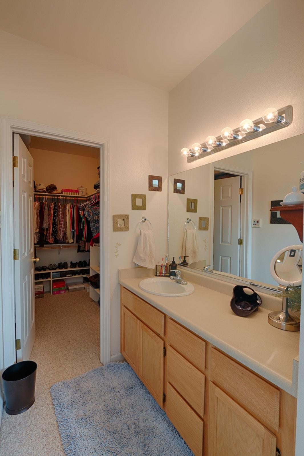 20844 Chicken Springs Road Redding, CA 96003 - Photo 17 of 28 master-bath