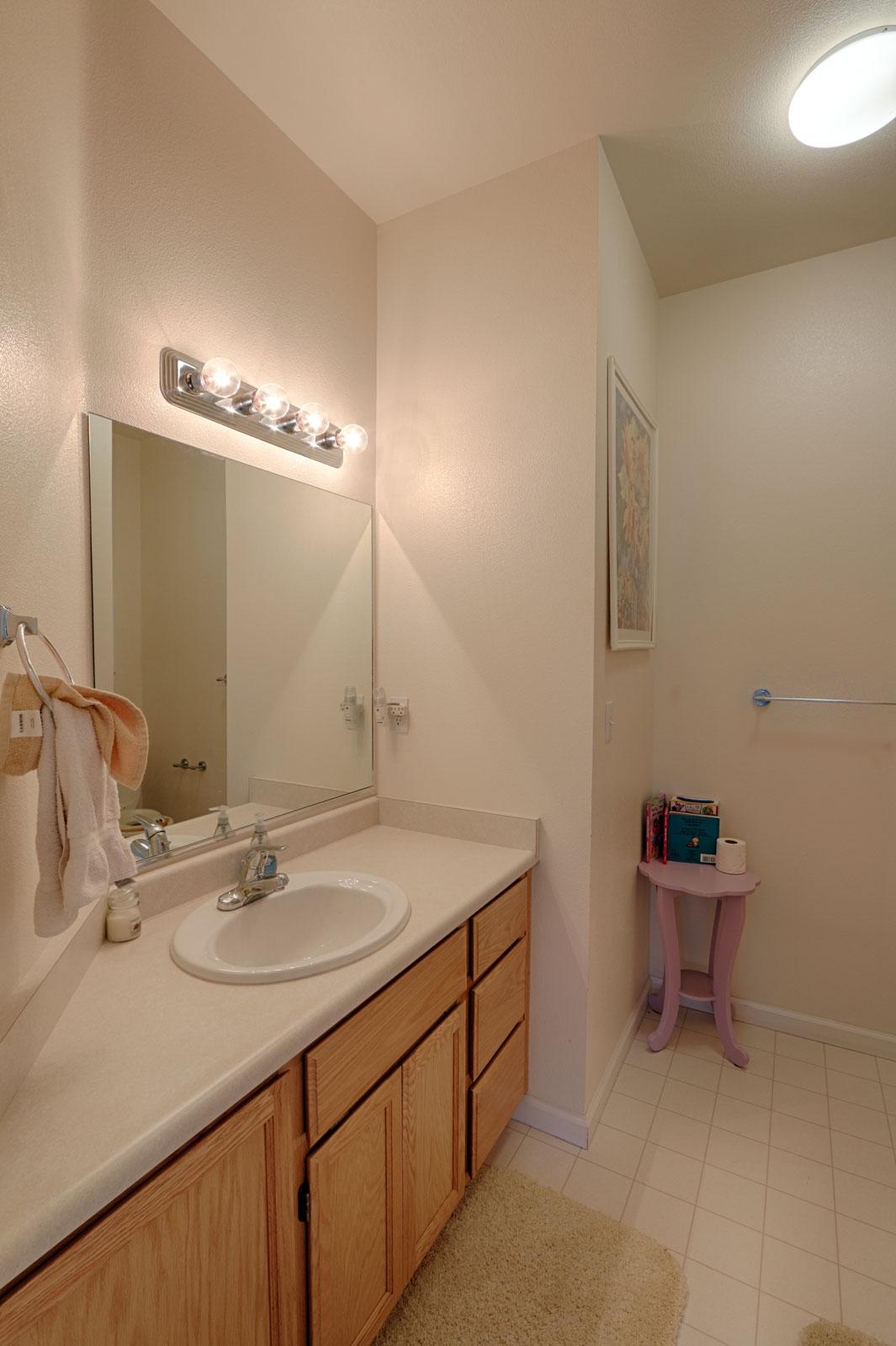 20844 Chicken Springs Road Redding, CA 96003 - Photo 24 of 28 bath