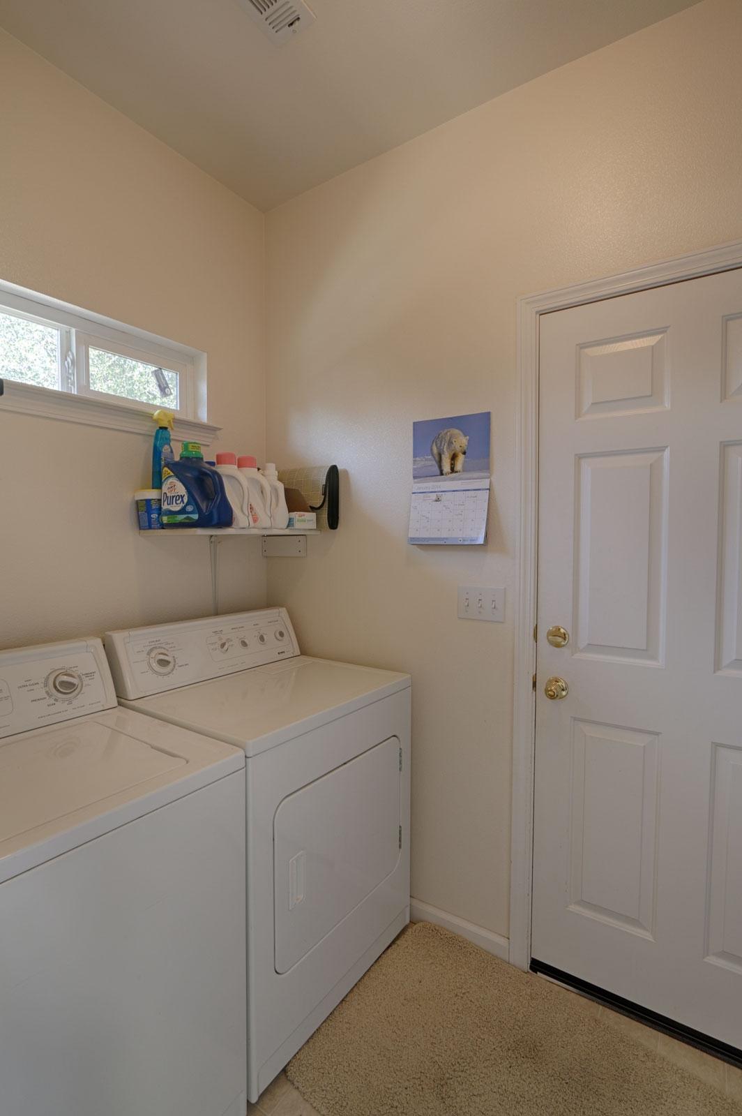 20844 Chicken Springs Road Redding, CA 96003 - Photo 25 of 28 laundry