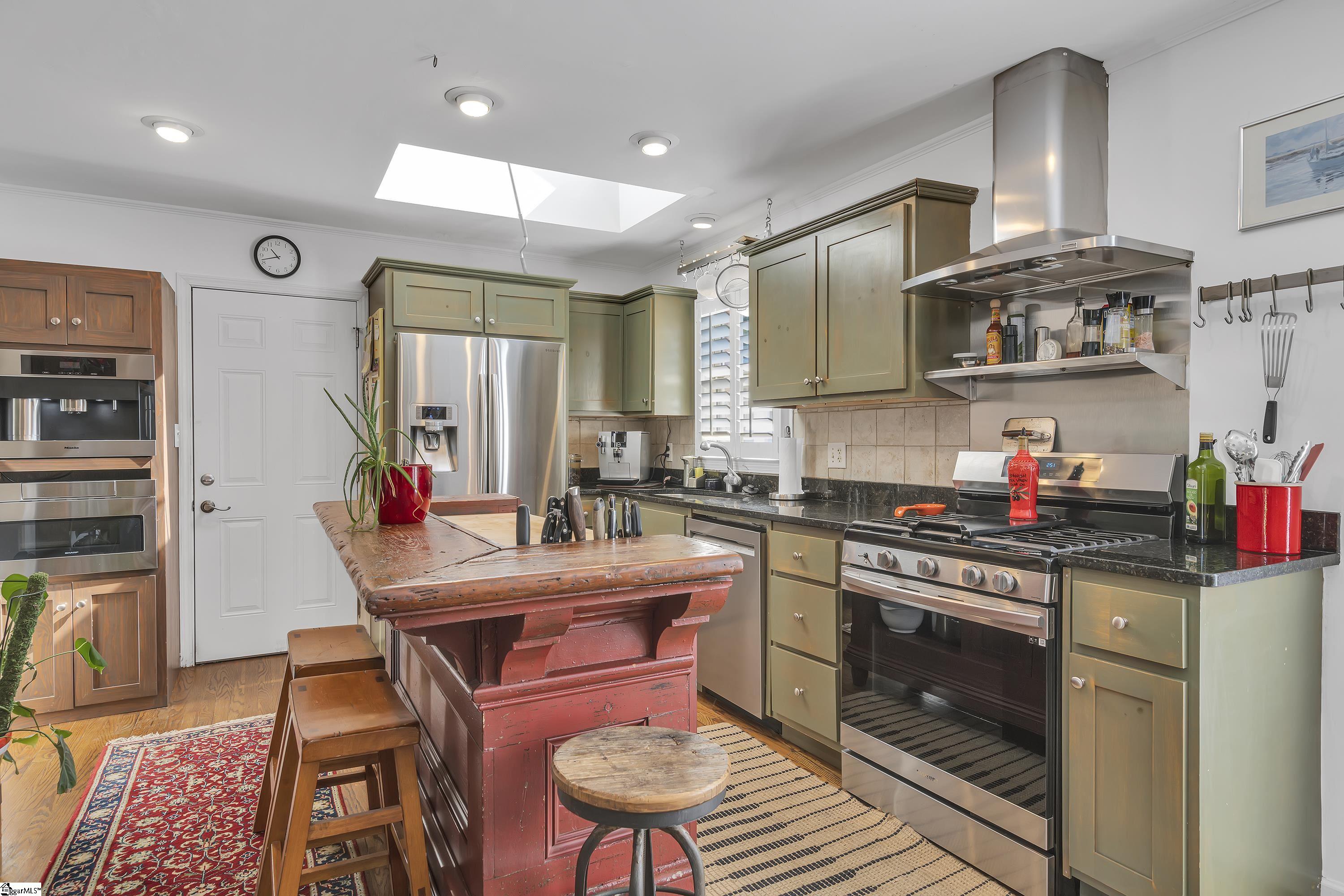 306 Vine Hill Road Greenville, SC 29607 - Photo 5 of 18