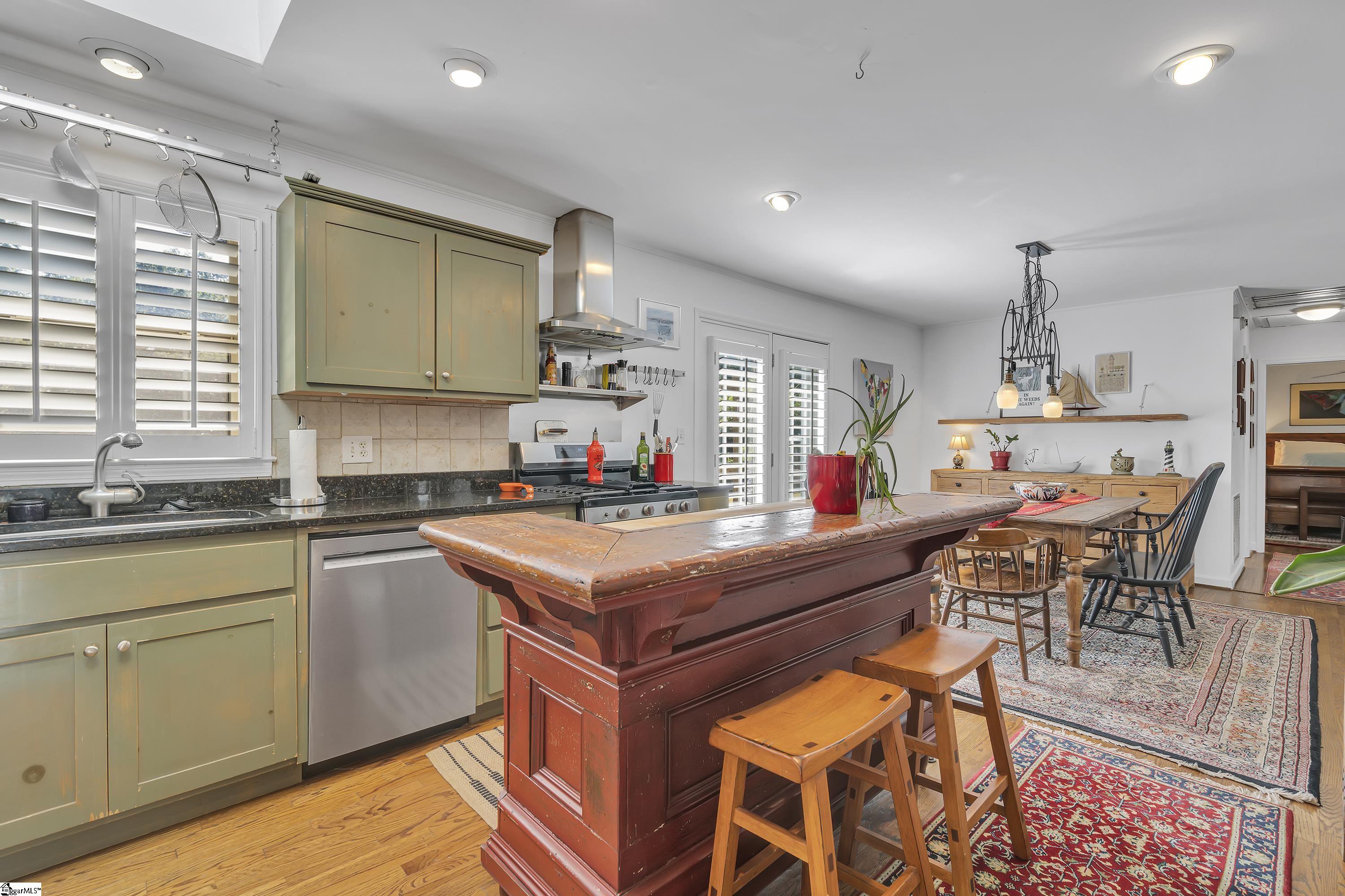 306 Vine Hill Road Greenville, SC 29607 - Photo 6 of 18