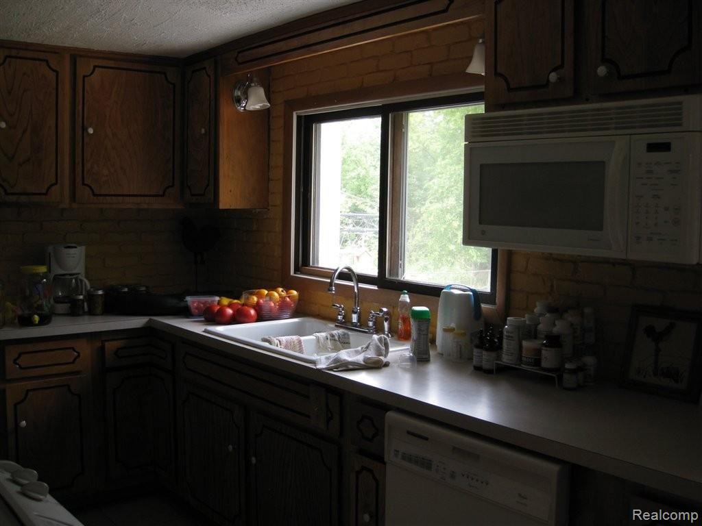 36021 Pound Road Richmond, MI 48062 - Photo 6 of 6 pound kitchen.jpg