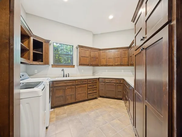 $1,035,000 | 127 Dove Canyon Drive, Gordonville, TX 76245