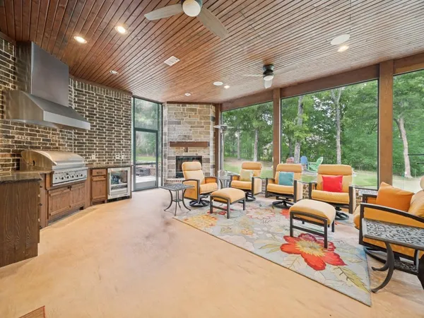 $1,035,000 | 127 Dove Canyon Drive, Gordonville, TX 76245