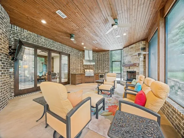$1,035,000 | 127 Dove Canyon Drive, Gordonville, TX 76245