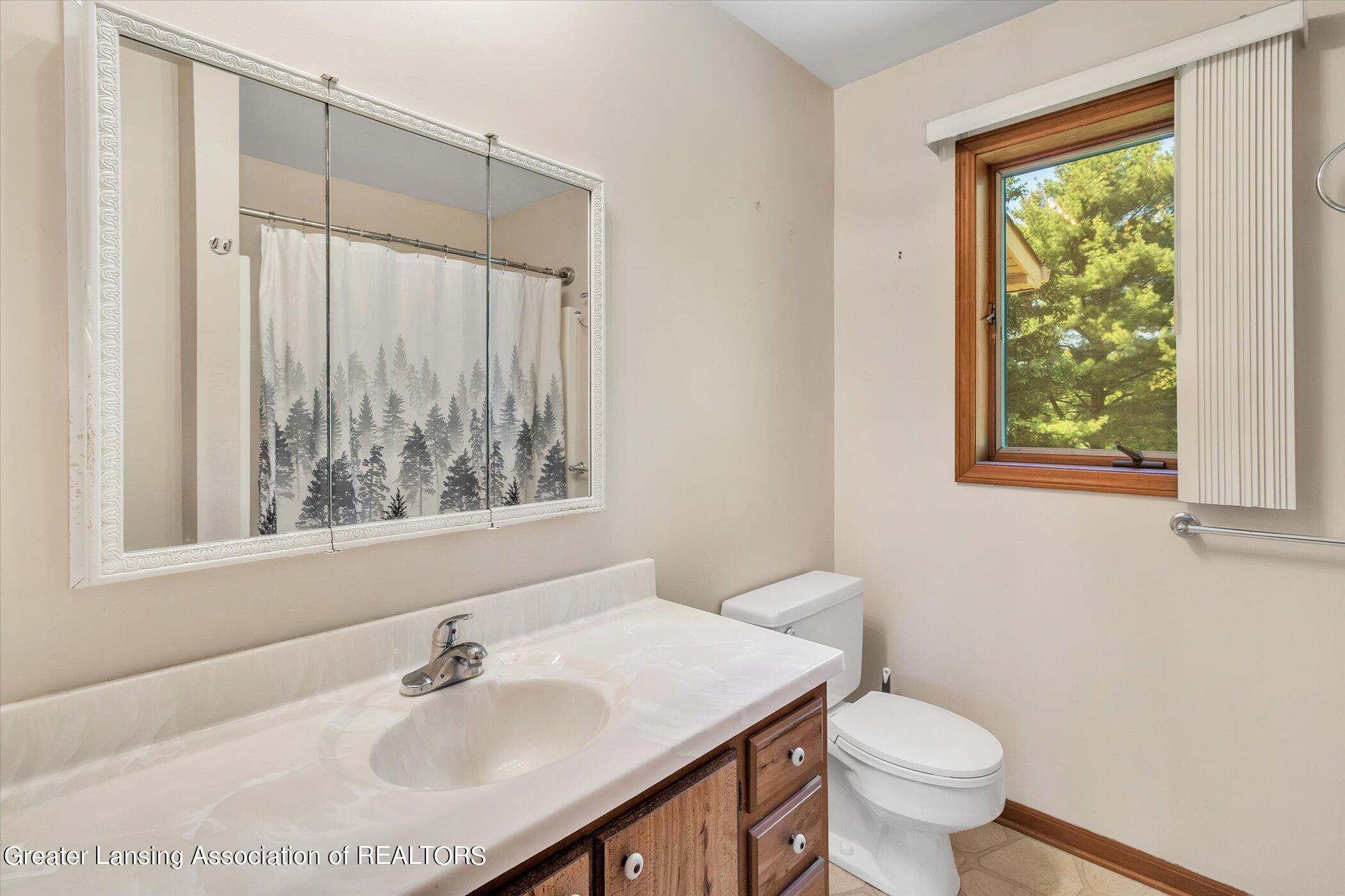 15200 Airport Road Lansing, MI 48906 - Photo 27 of 52 28-15200-Airport-WindowStill-Real-Estate