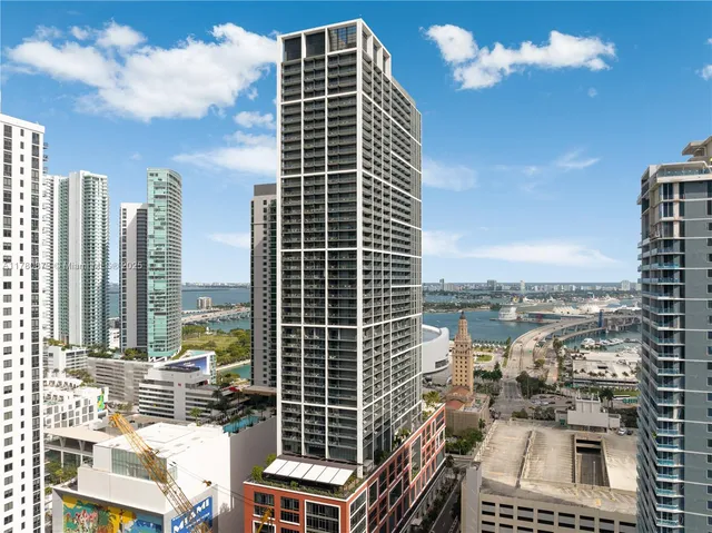 $4,000 | 601 Northeast 1st Avenue, Unit 4212, Miami, FL 33132