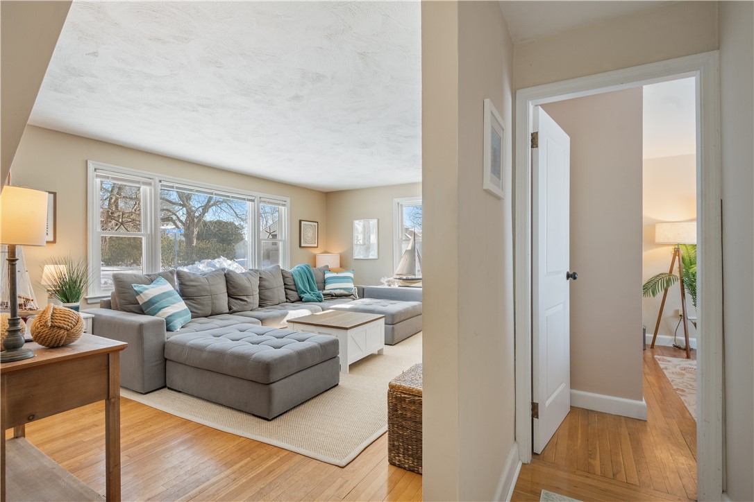 11 O Donnell Road Middletown, RI 02842 - Photo 8 of 43