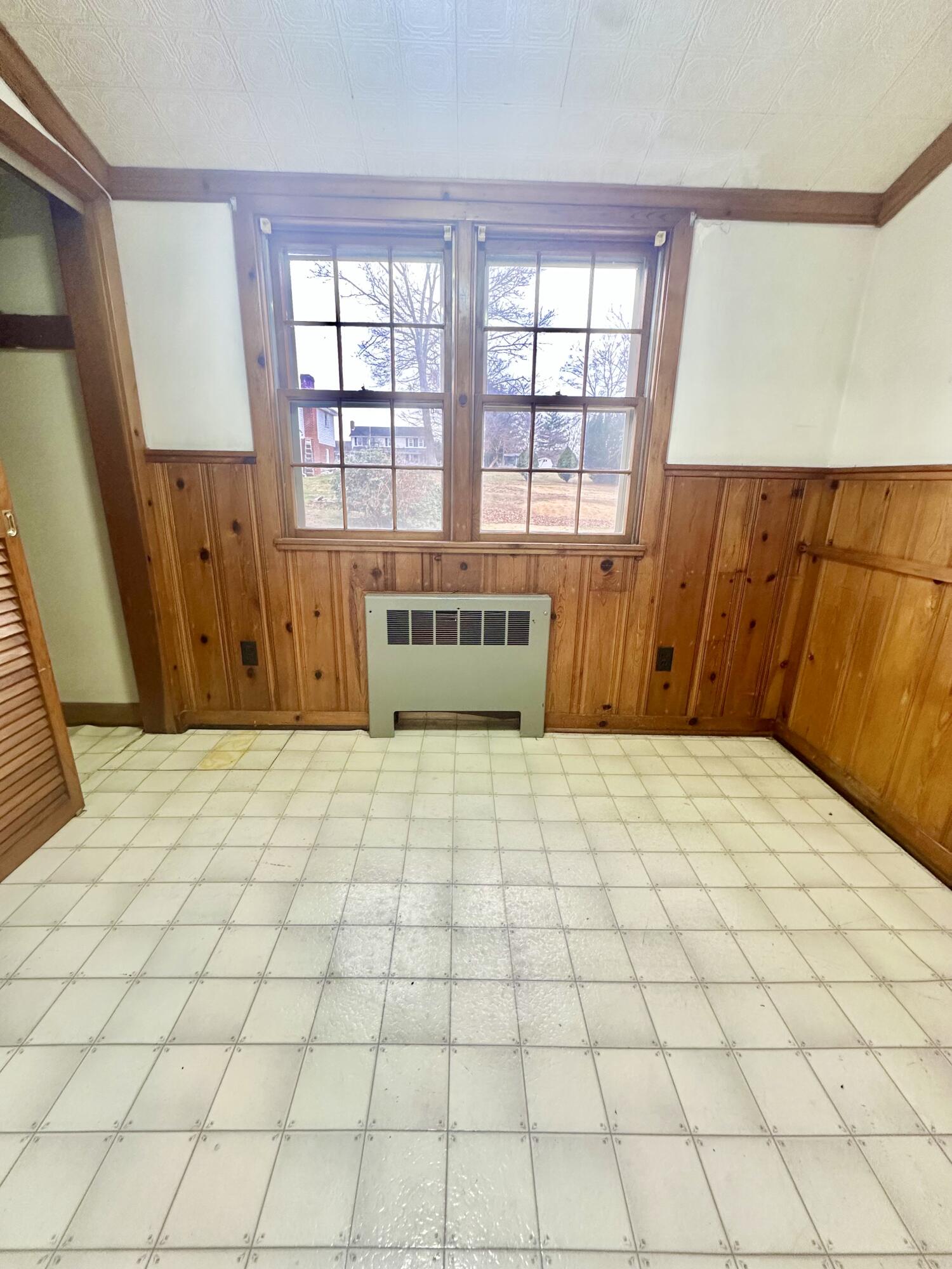 2714 Jackson River Road Covington, VA 24426 - Photo 45 of 54 a bedroom with a bed and window