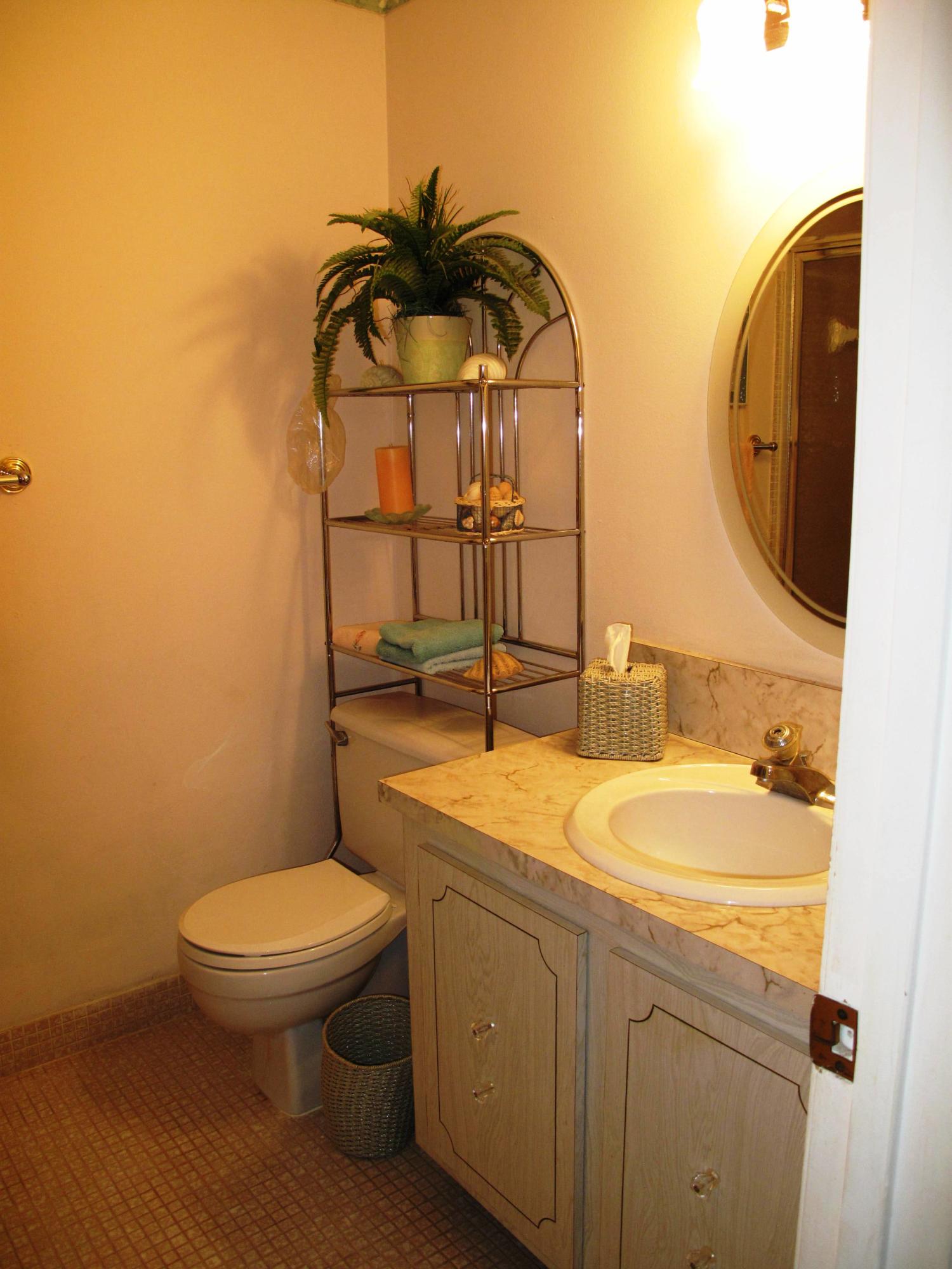 1317 High Point Way Southeast, Unit C Delray Beach, FL 33445 - Photo 21 of 40 Guest bathroom with shower stall (2)