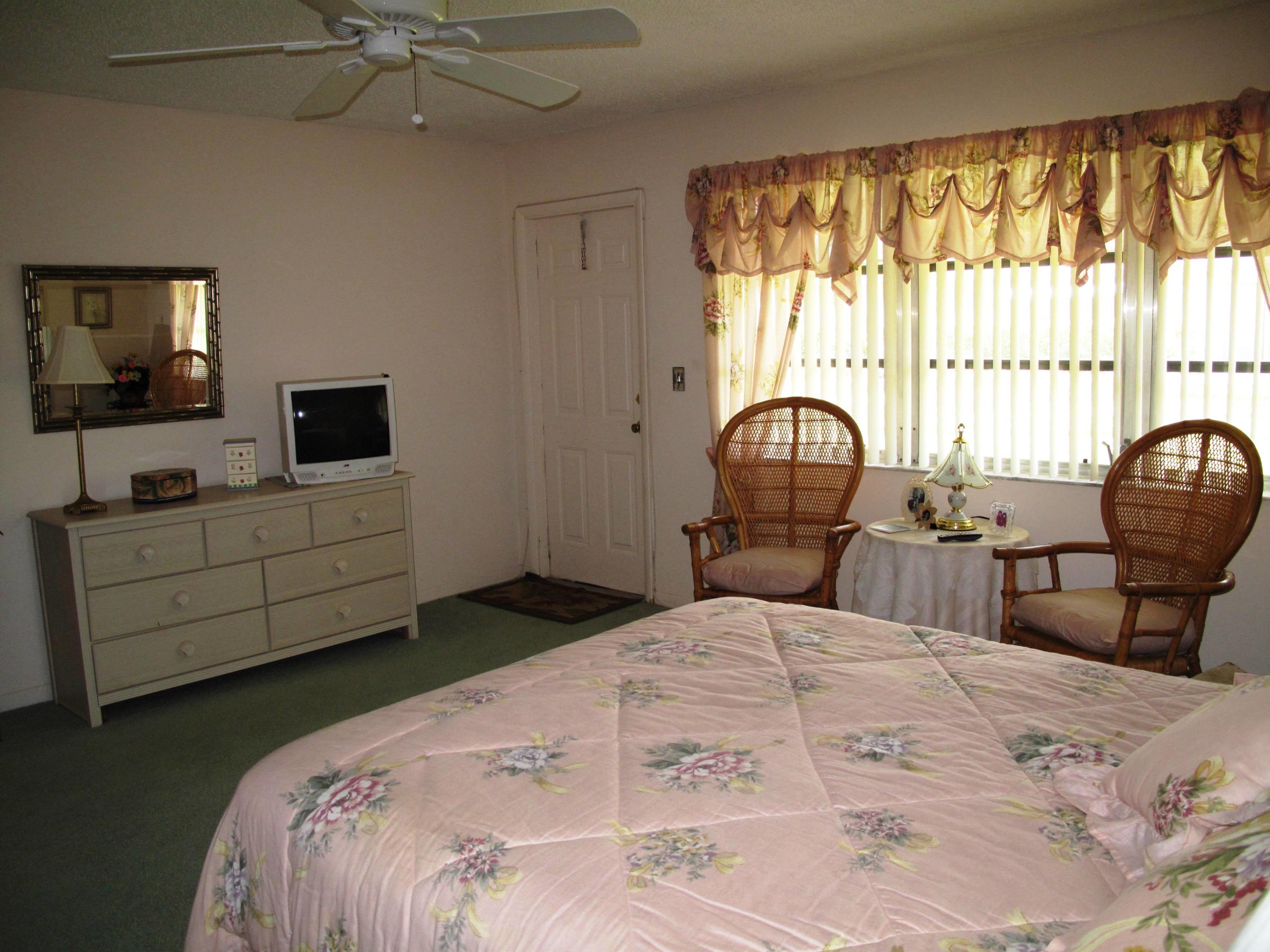 1317 High Point Way Southeast, Unit C Delray Beach, FL 33445 - Photo 23 of 40 Large master bedroom (4)