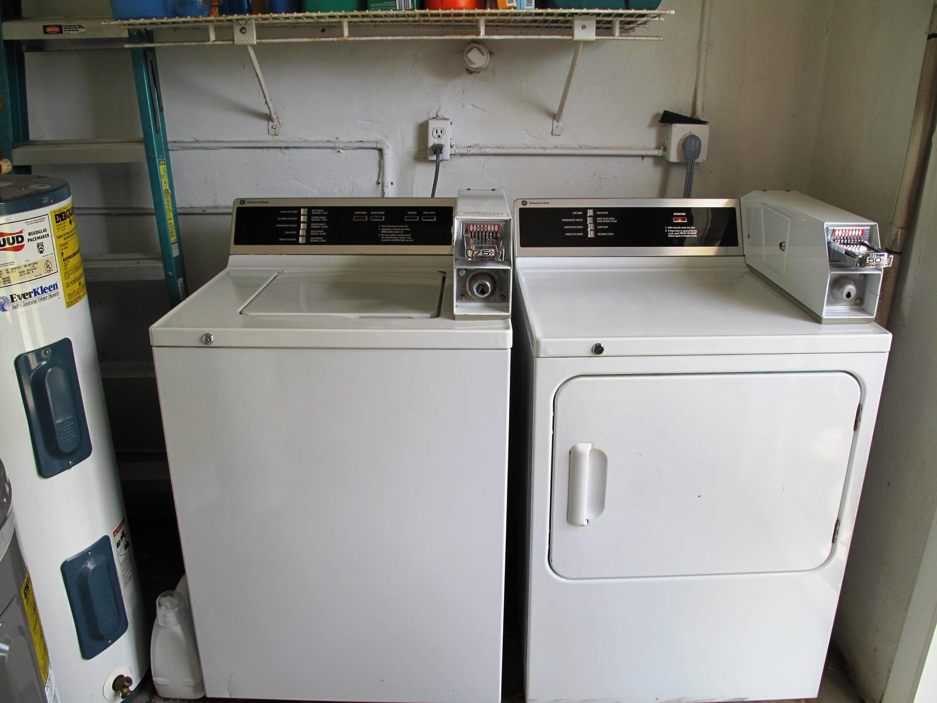 1317 High Point Way Southeast, Unit C Delray Beach, FL 33445 - Photo 33 of 40 Coin operated washer and dryer in laundr