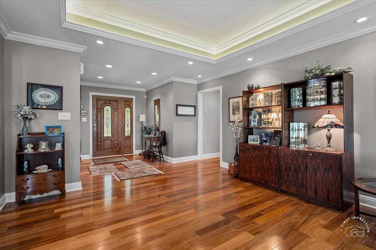 840 West Bauer Road Naperville, IL 60563 - Photo 13 of 37 a living room with furniture and wooden floor