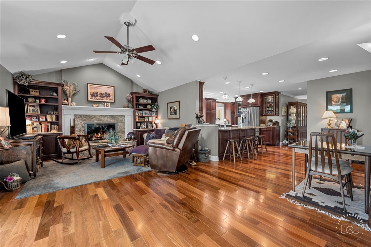 840 West Bauer Road Naperville, IL 60563 - Photo 20 of 37 a living room with furniture and a flat screen tv