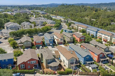 $825,000 | 117 Grayson Way, Healdsburg, CA 95448