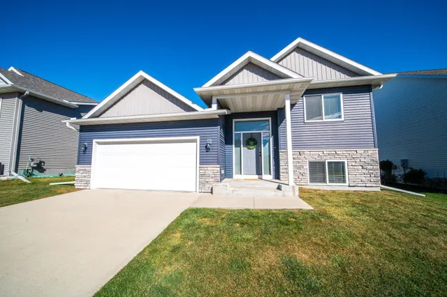 $399,900 | 6133 51st Street Northwest, Rochester, MN 55901