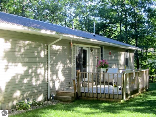 5780 Karlin Road Interlochen, MI 49643 - Photo 18 of 27 1786614-17.JPG