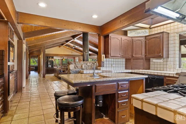 $2,395,000 | Undisclosed Address, Bakersfield, CA 93308