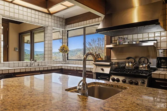 $2,395,000 | Undisclosed Address, Bakersfield, CA 93308