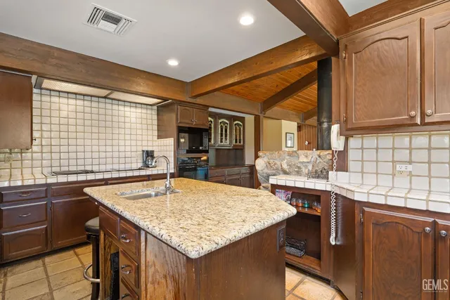 $2,395,000 | Undisclosed Address, Bakersfield, CA 93308