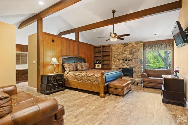 $2,395,000 | Undisclosed Address, Bakersfield, CA 93308