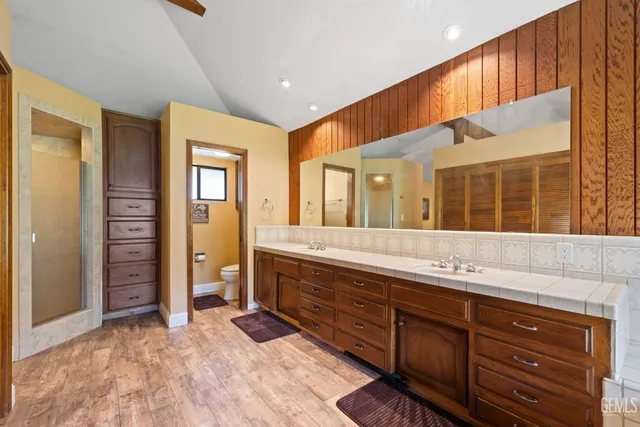 $2,395,000 | Undisclosed Address, Bakersfield, CA 93308