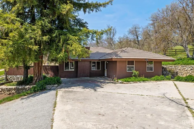 $2,395,000 | Undisclosed Address, Bakersfield, CA 93308