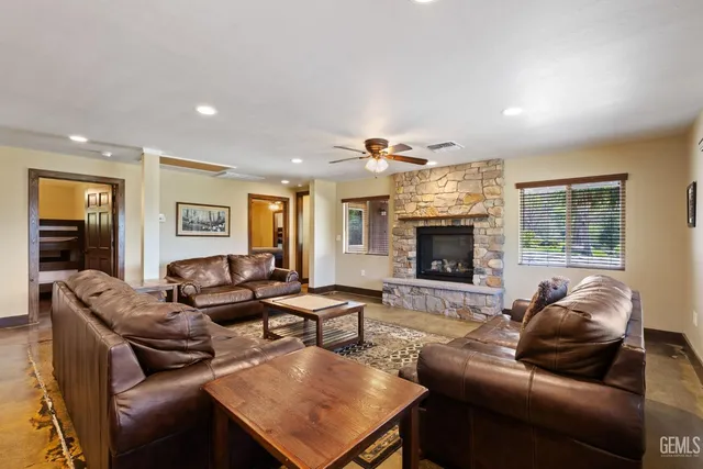 $2,395,000 | Undisclosed Address, Bakersfield, CA 93308