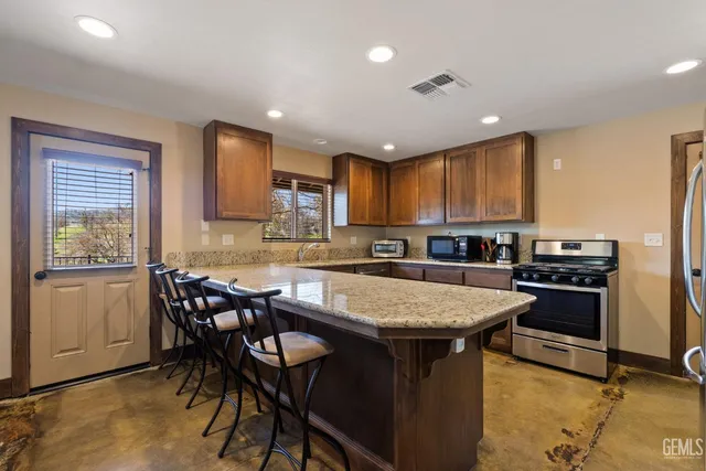 $2,395,000 | Undisclosed Address, Bakersfield, CA 93308