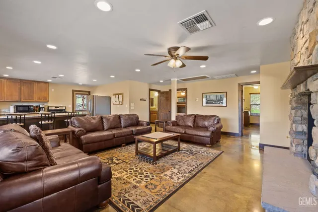 $2,395,000 | Undisclosed Address, Bakersfield, CA 93308