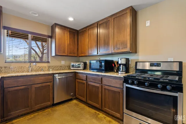 $2,395,000 | Undisclosed Address, Bakersfield, CA 93308