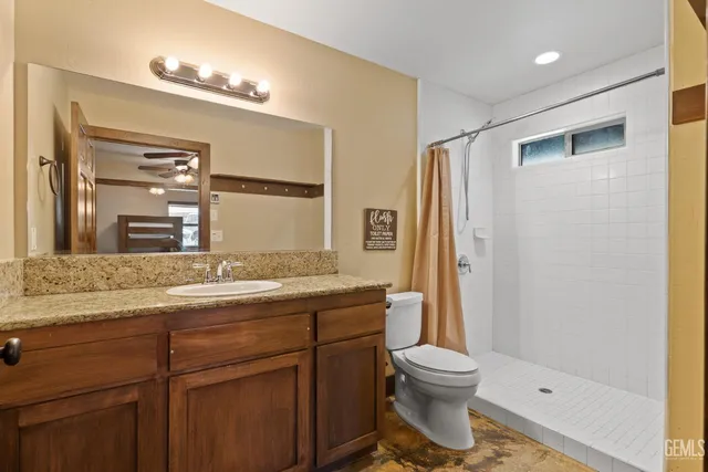 $2,395,000 | Undisclosed Address, Bakersfield, CA 93308