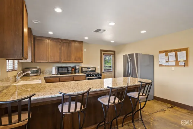 $2,395,000 | Undisclosed Address, Bakersfield, CA 93308