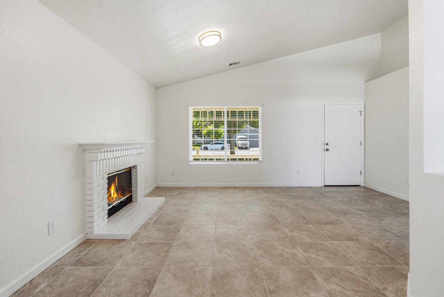 1316 Riverette Drive Modesto, CA 95351 - Photo 7 of 49