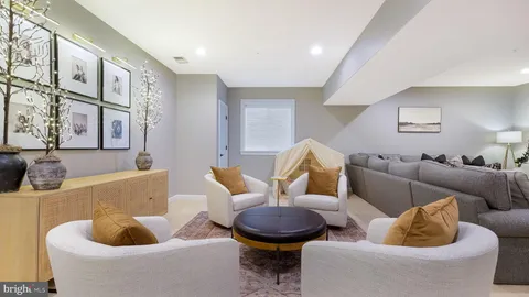 $699,900 | 105 Brentwood Court, Montgomeryville, PA 18915