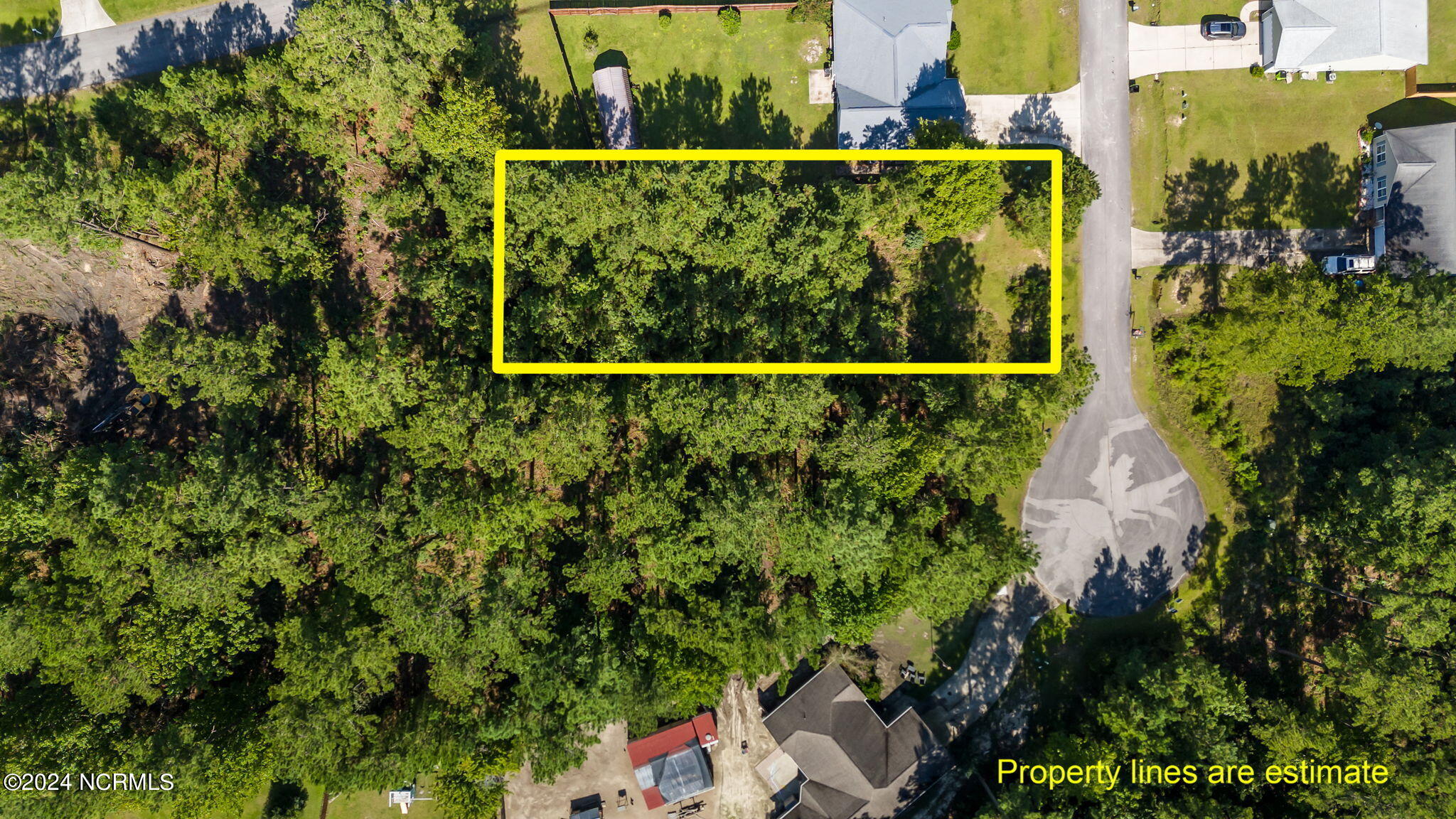 102 Redbud Court Havelock, NC 28532 - Photo 3 of 25 24-web-or-mls-9-print-DJI_20240920112334