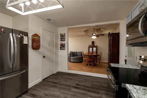 $250,000 | 812 Denton Drive, Euless, TX 76039
