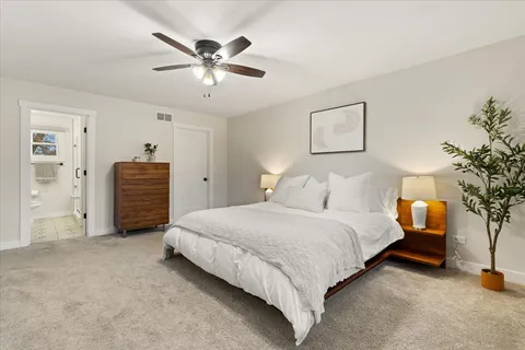 $750,000 | 917 Weatherbee Avenue, Downers Grove, IL 60516