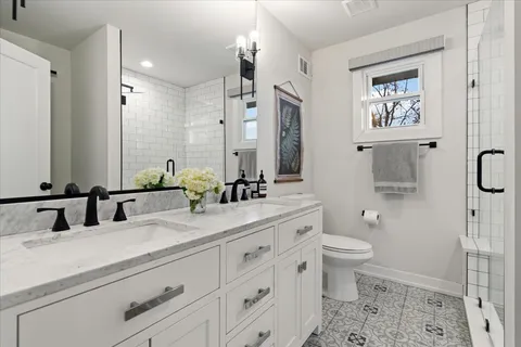 $750,000 | 917 Weatherbee Avenue, Downers Grove, IL 60516