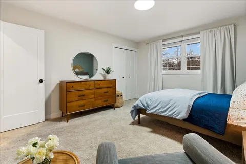 $750,000 | 917 Weatherbee Avenue, Downers Grove, IL 60516