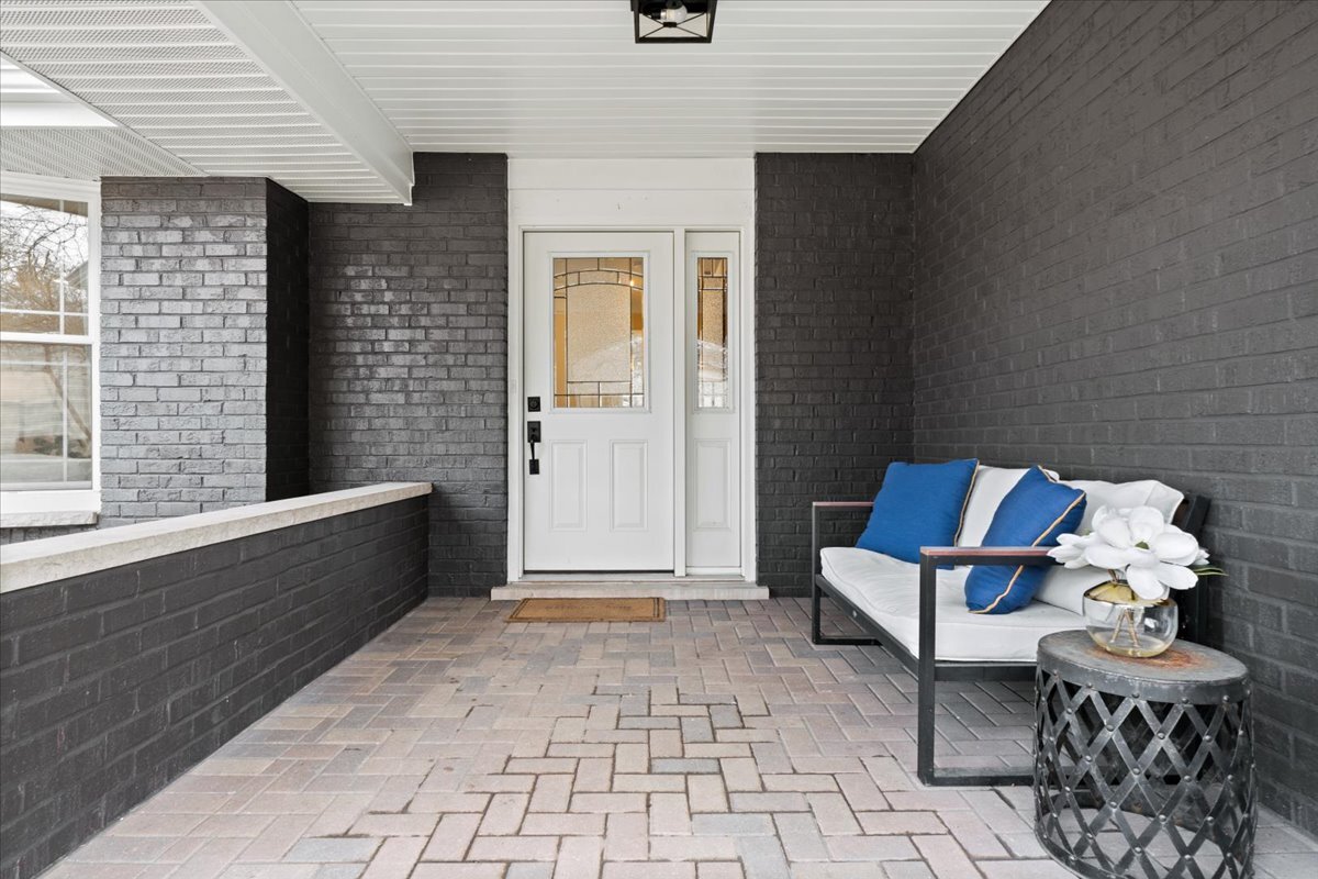 917 Weatherbee Avenue Downers Grove, IL 60516 - Photo 3 of 44