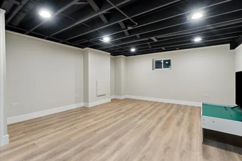 $750,000 | 917 Weatherbee Avenue, Downers Grove, IL 60516