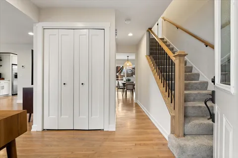 $750,000 | 917 Weatherbee Avenue, Downers Grove, IL 60516