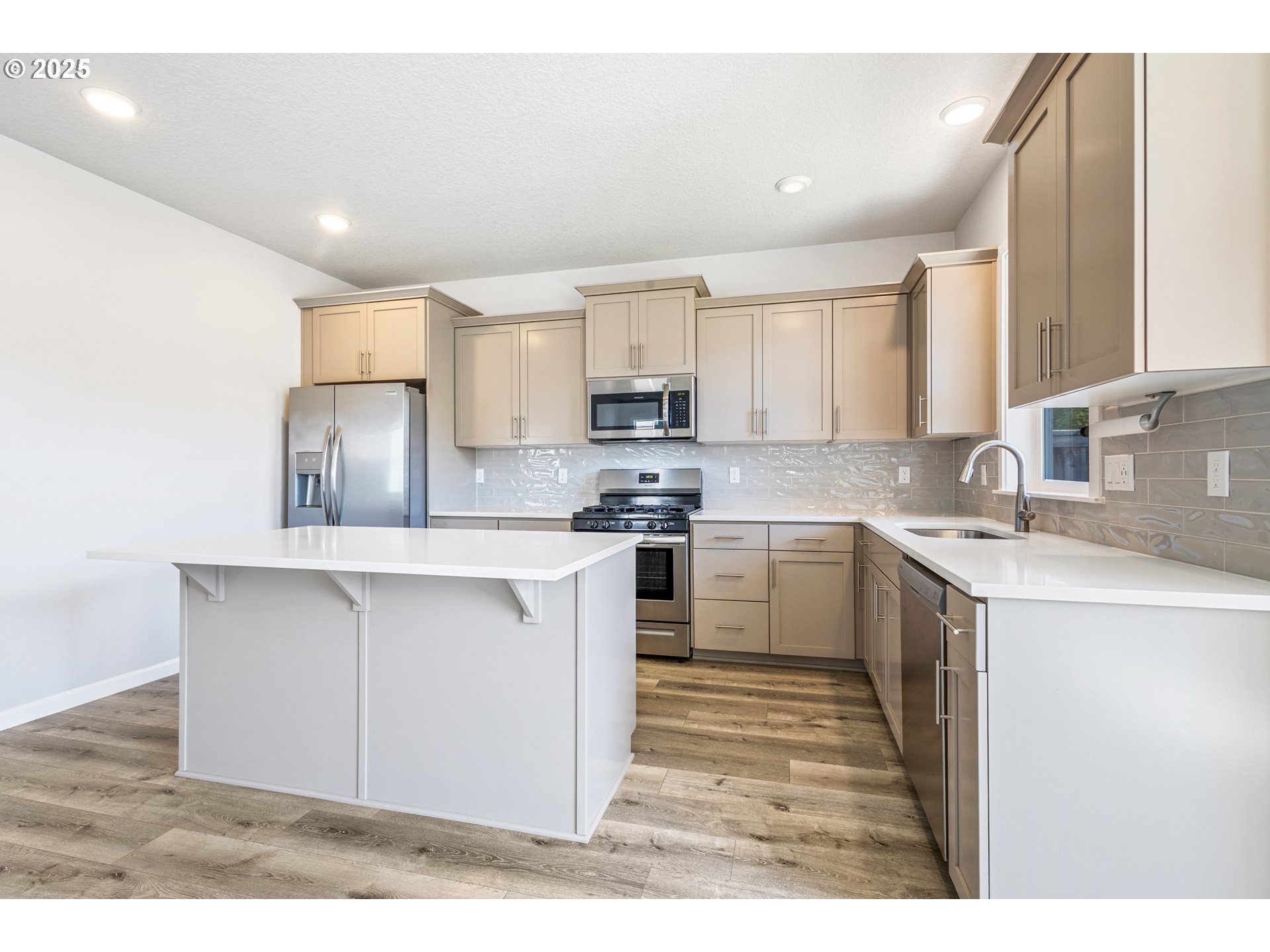 18600 Southwest Bluebird Lane Beaverton, OR 97003 - Photo 12 of 38