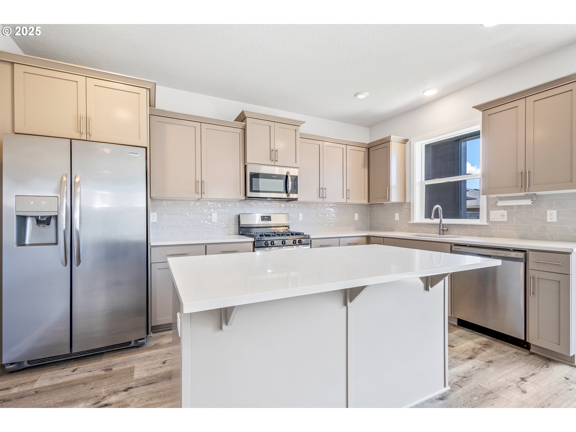 18600 Southwest Bluebird Lane Beaverton, OR 97003 - Photo 14 of 38