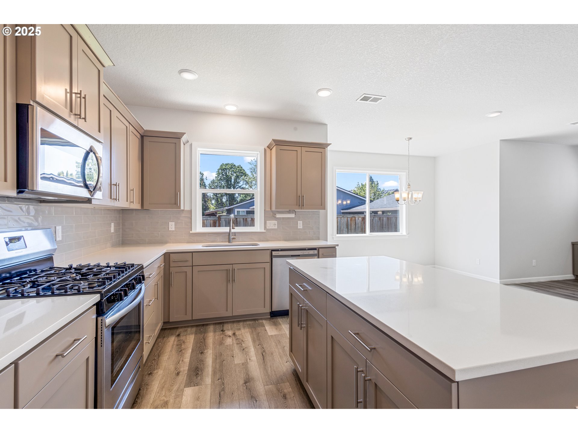 18600 Southwest Bluebird Lane Beaverton, OR 97003 - Photo 16 of 38