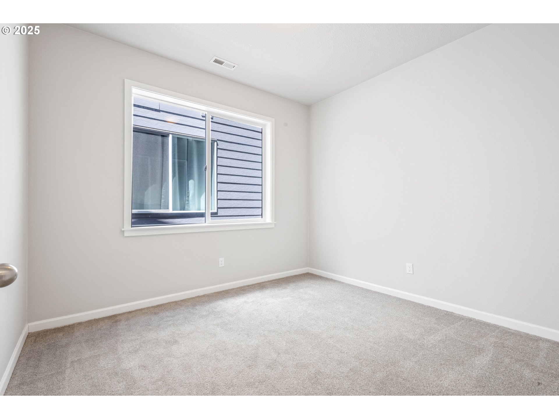 18600 Southwest Bluebird Lane Beaverton, OR 97003 - Photo 17 of 38 Den/Office